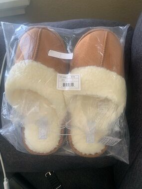 XOXO Ladies Slippers with Ivory Faux Fur Lining